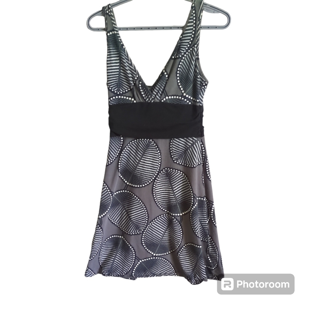 Patagonia Margot Sleeveless Dress Black/Grey Leaf Print Size Small